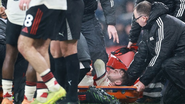 แบร๊ดลีย์เข่าบิดพักจนจบฤดู